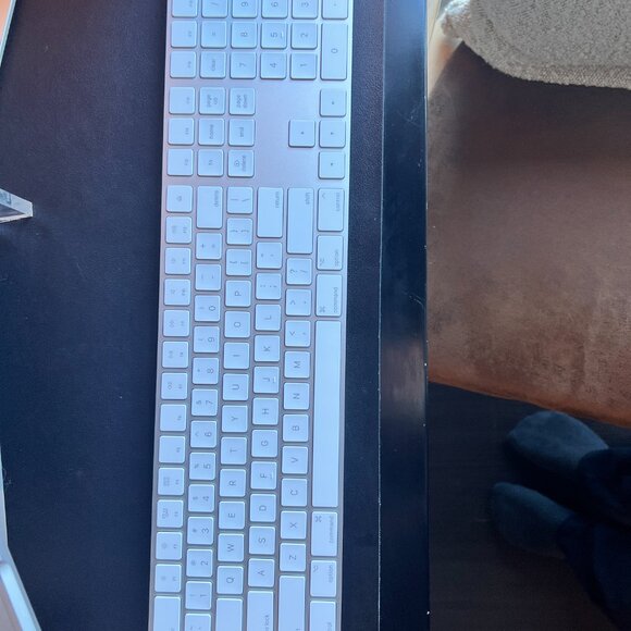 Apple Magic Keyboard - BRAND NEW - Picture 7 of 11